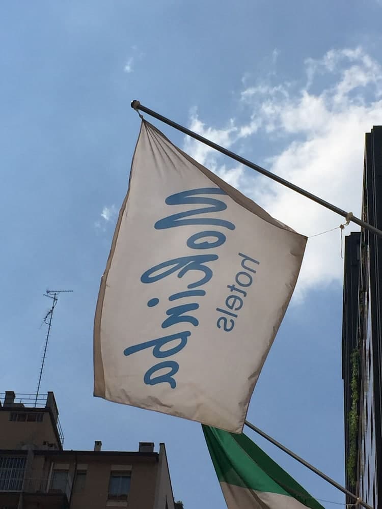 Mokinba Hotels King Exterior detail