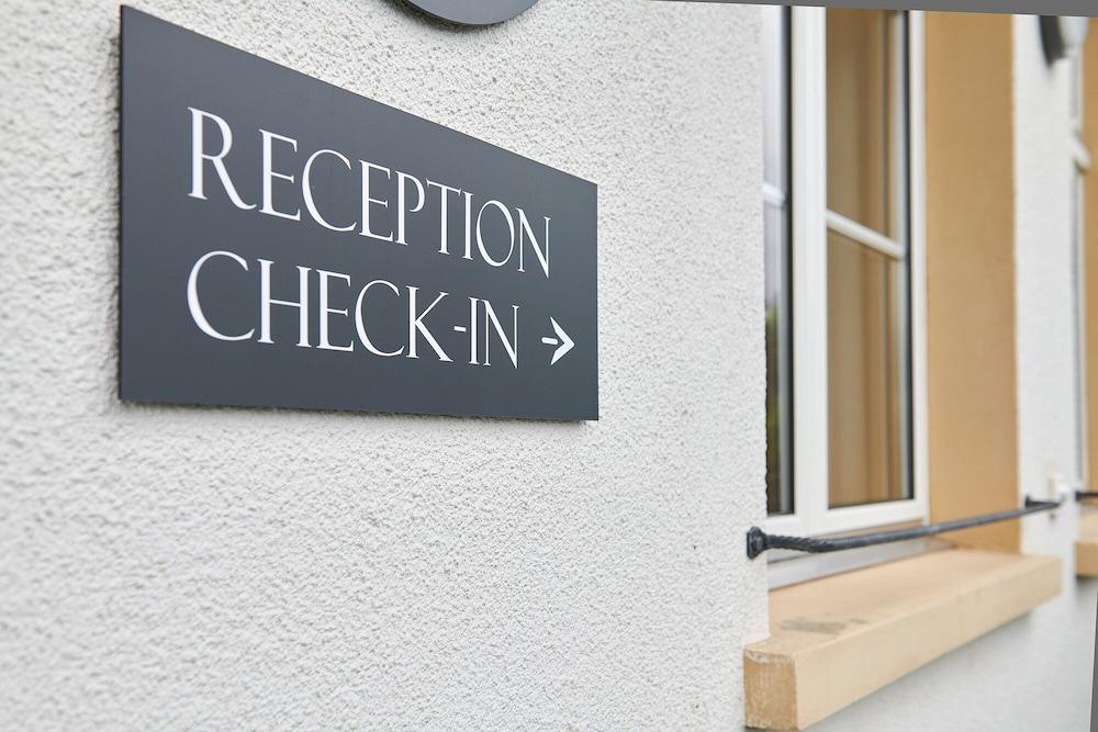 هوتل جاغر جاسس - مورتين، - سيلف تشيك إن المنطقة الخارجية