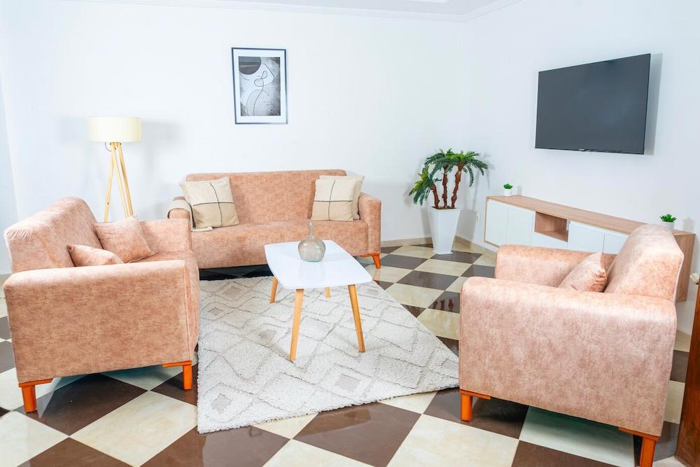 Luxueux Appartement à Bir Mourad Raïs Interior