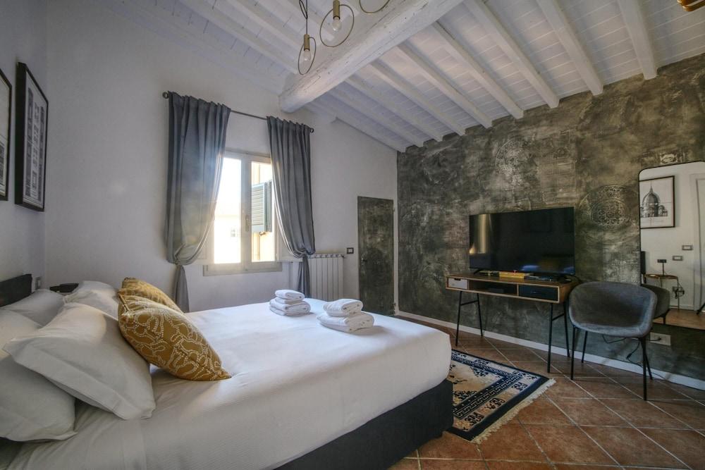 Dome View Home in Firenze Room