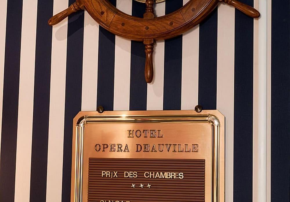 أوبرا دوفيل هوتل داخلي