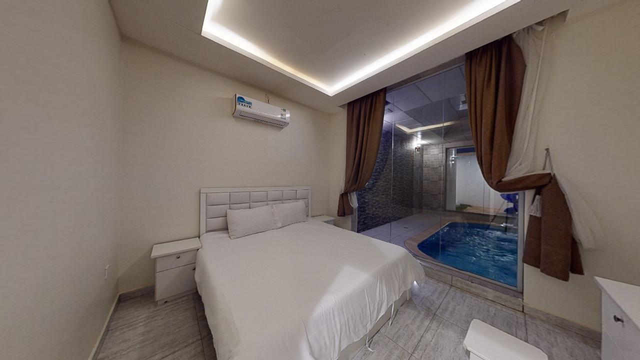 Comfy Chalet with Comfortable and Simple Furniture | 1329 Bedroom