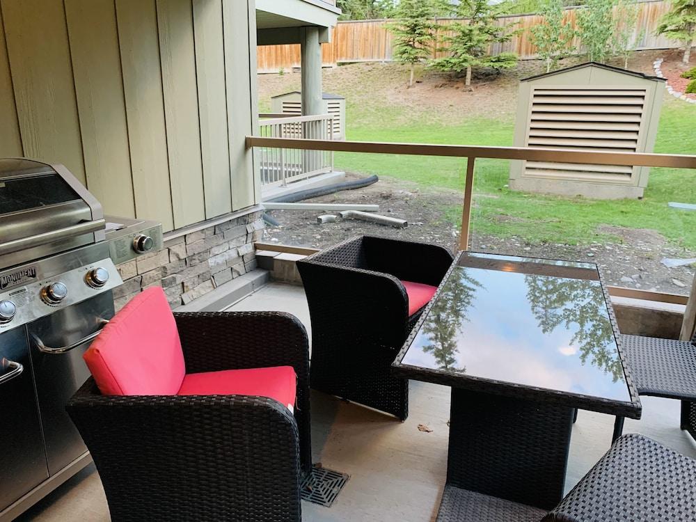 وان ستوديو وي  بي بيك آند إيه ج باتيو منطقة شواء/نزهات