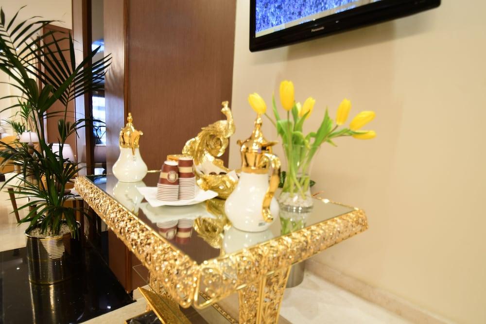 جولدن توليب الذهبي منطقة الاستقبال