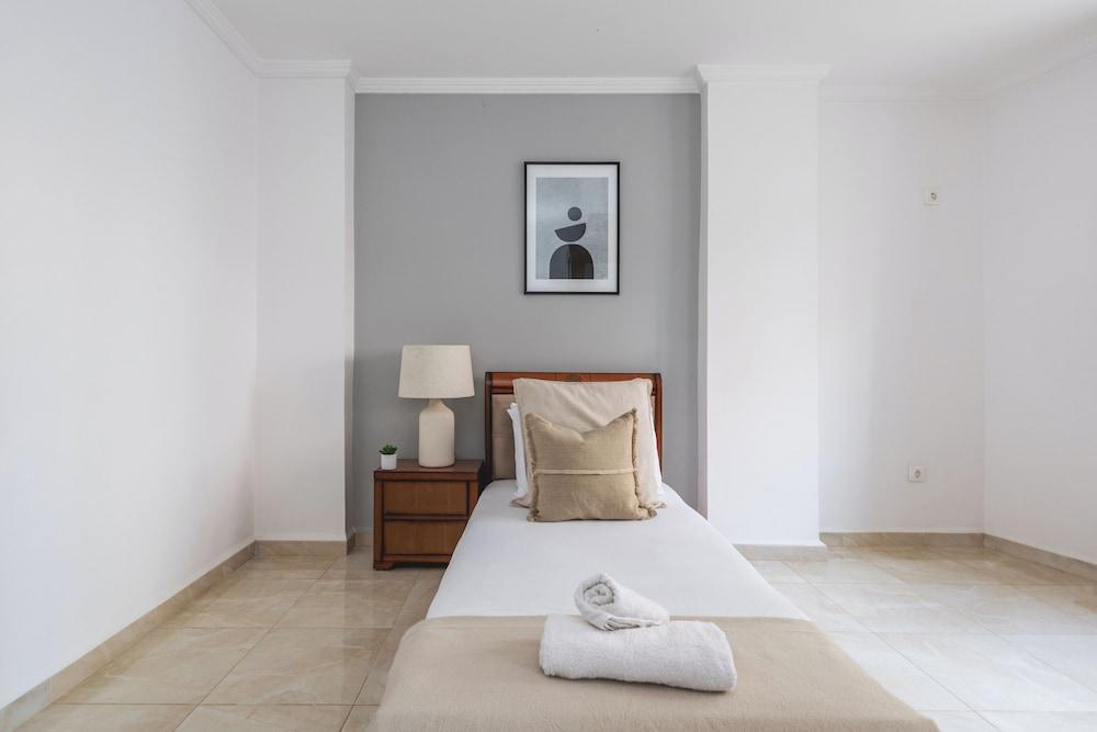Luxueux Appartement à Bir Mourad Raïs Room