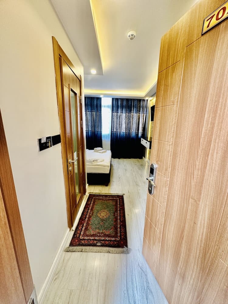 Sirkeci Quietness Hotel Room