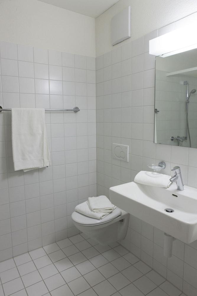 Nest - Erlenmatt Bathroom