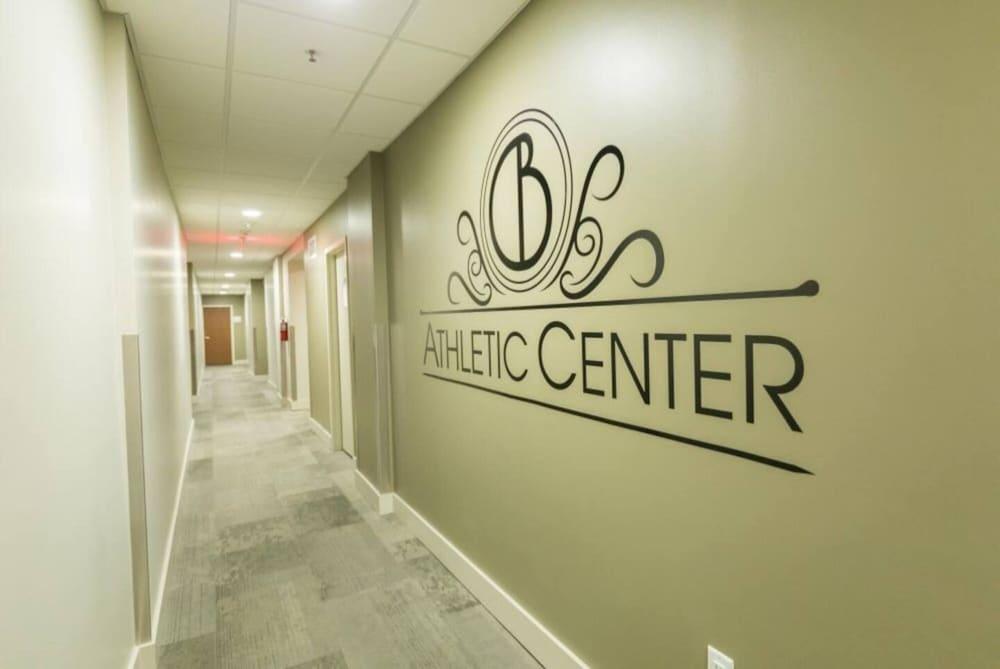 تاستيفول كوندو والكينج ديستانس تو فرينش كوارتر داخلي