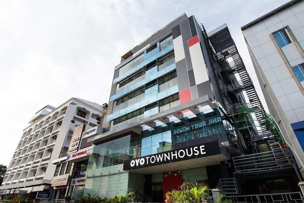 OYO Townhouse 228 Hotel Alana