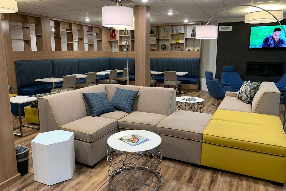 ميكروتيل إن آند سويتس باي ويندام وودلاند بارك الردهة