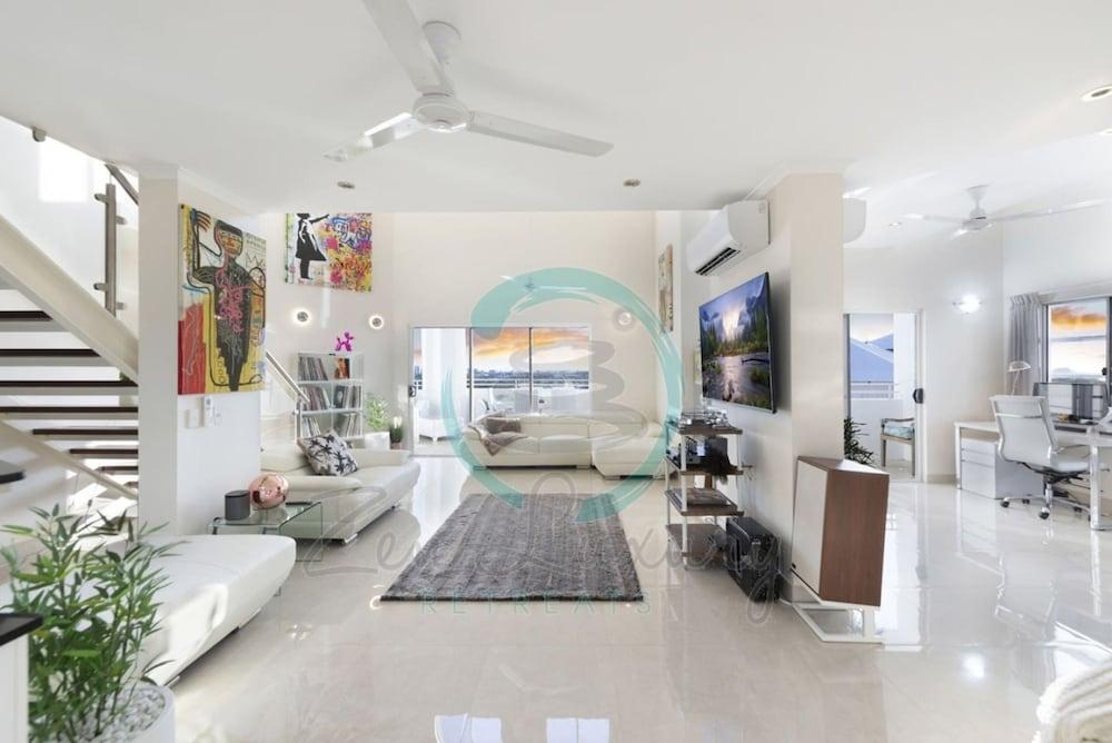 Lux Beachfront PH Office Pool Skyline Views Room