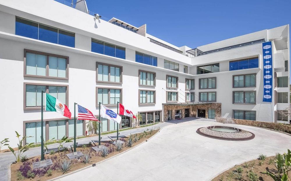 هامبتون إن آند سويتس باي هيلتون لوس كابوس الصورة الأساسية