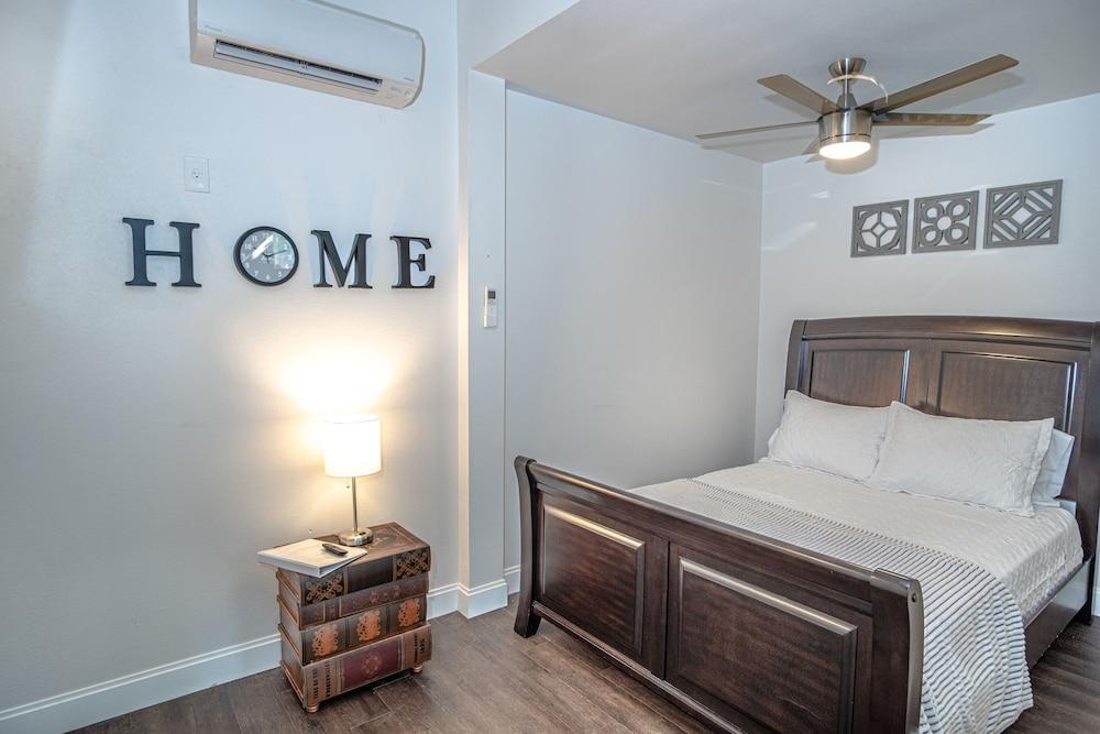 جيست هاوس ويذ لوفت نير داون تاون غرفة