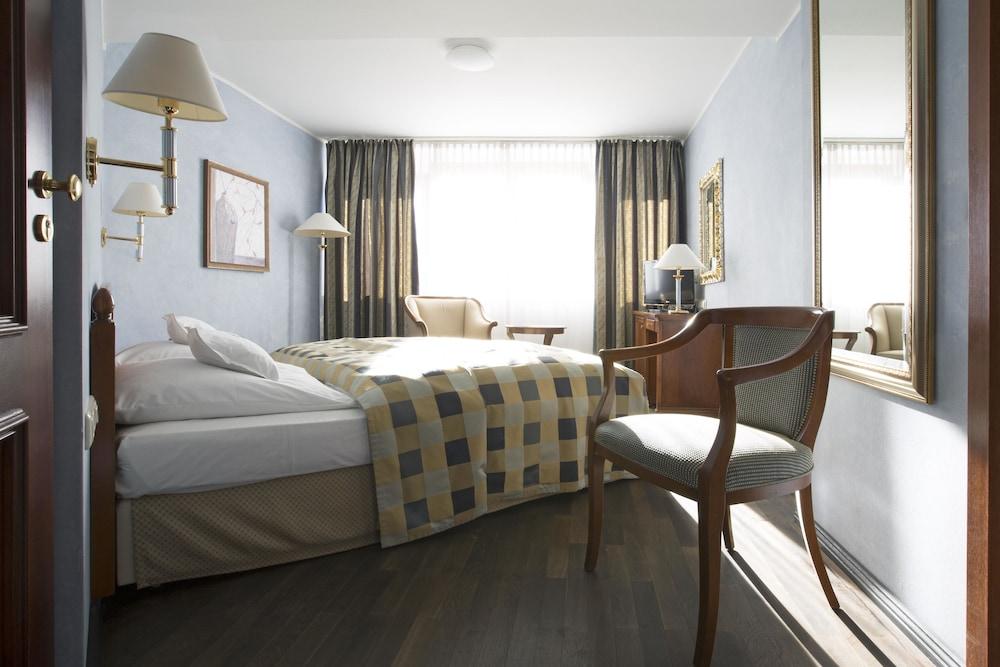 جاستهوف هوتل نيويرت