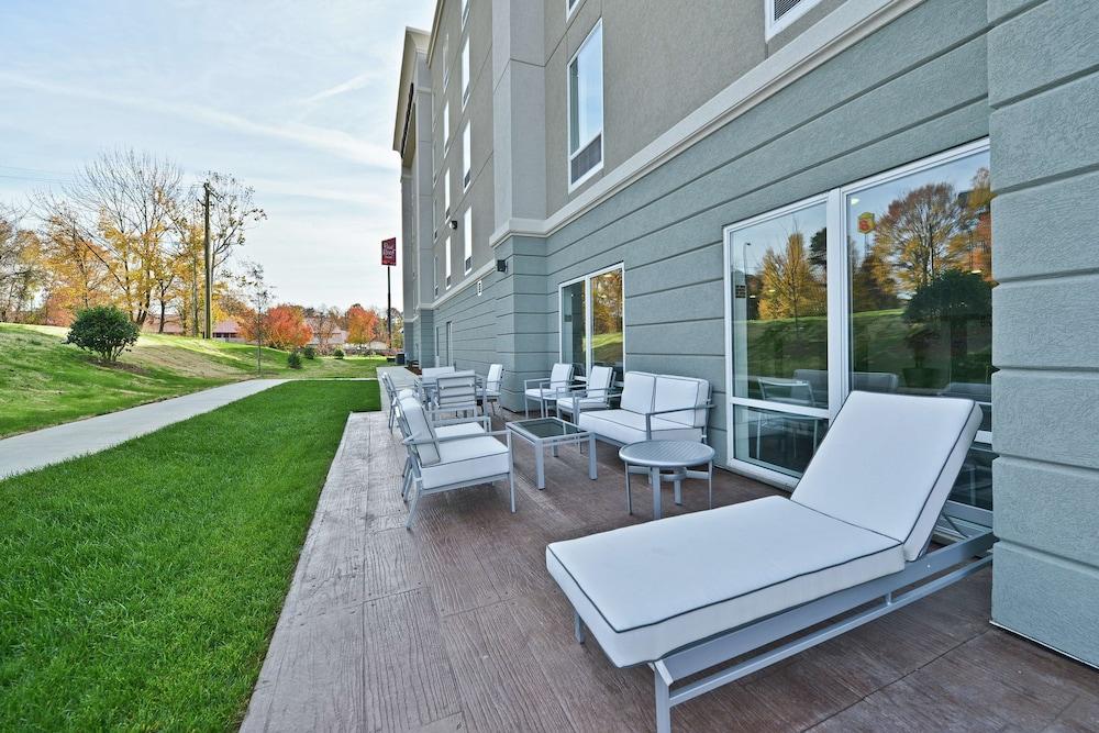 هامبتون إن آند سويتس جرينسبورو/كوليسيم أريا المنطقة الخارجية