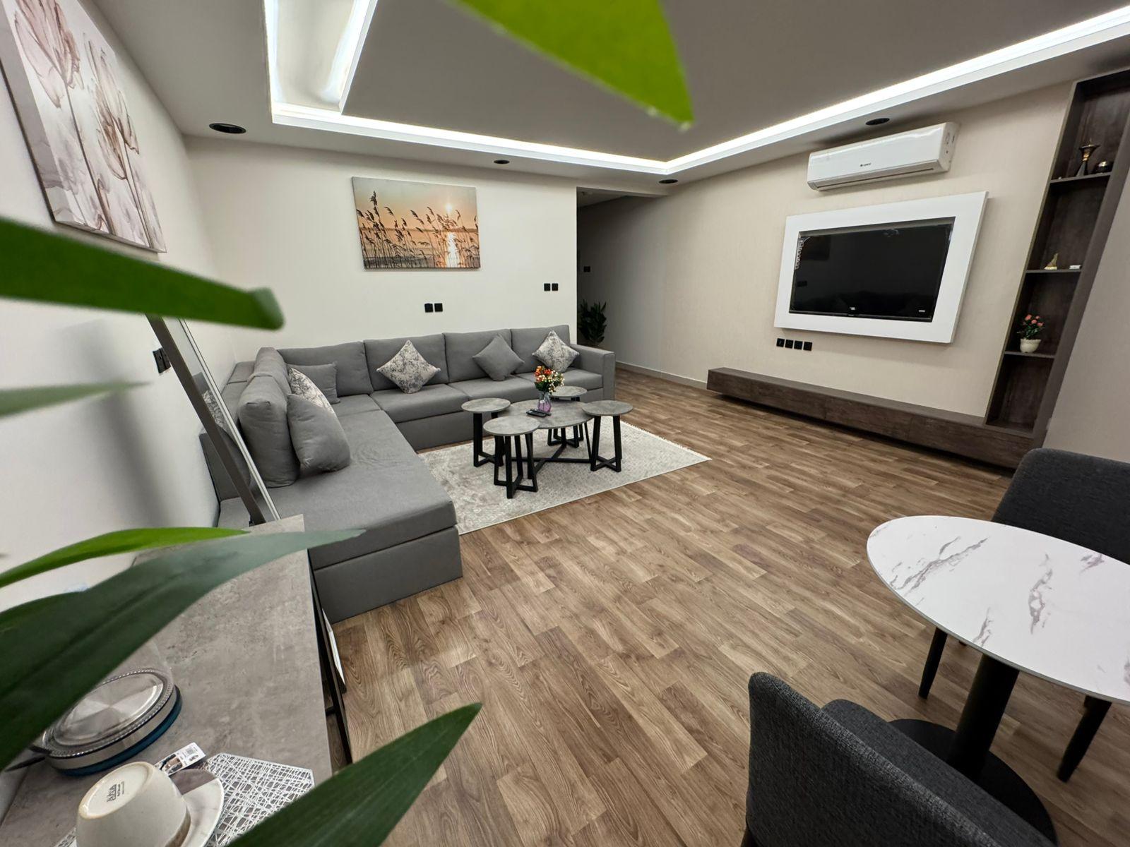 Elegant Apartment with Self Check-in | 5649 Living Area