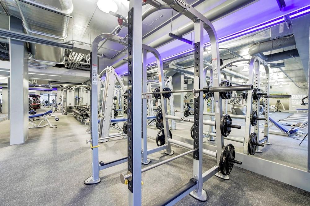 سبيشيوس بدٕروم أبارتمنت إن كريستال سيتي صالة الألعاب الرياضية