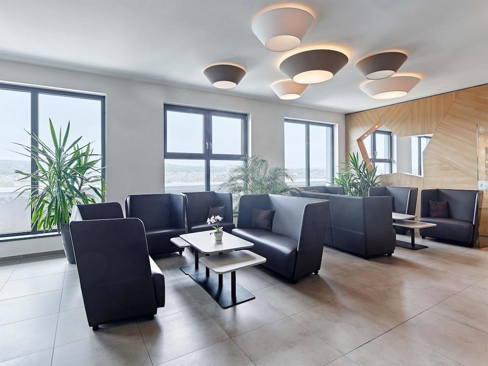 بي آند بي هوتل كولن ترويسدورف الردهة