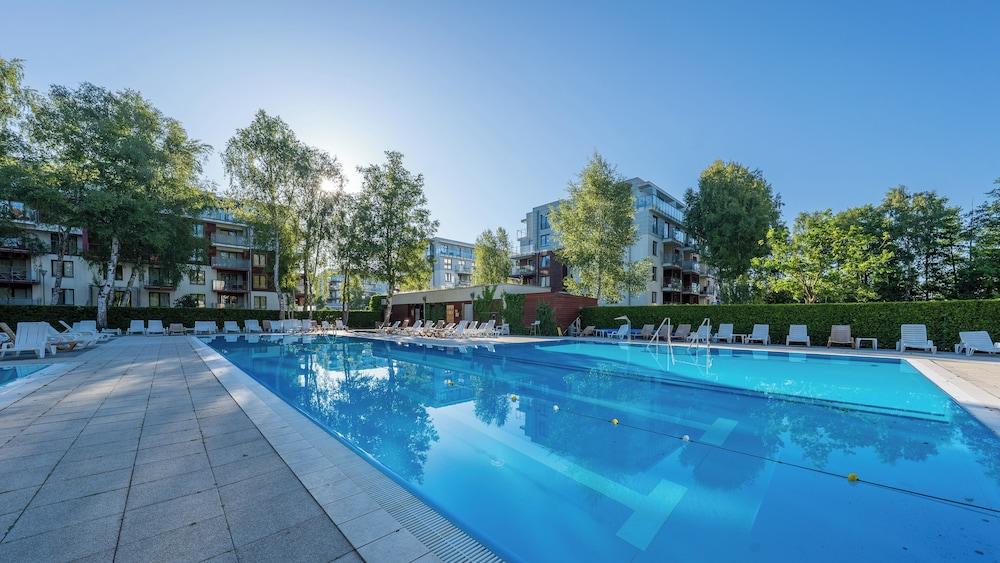 أبارتامنتي صن آند سنو بولانكي زحليقة مائية