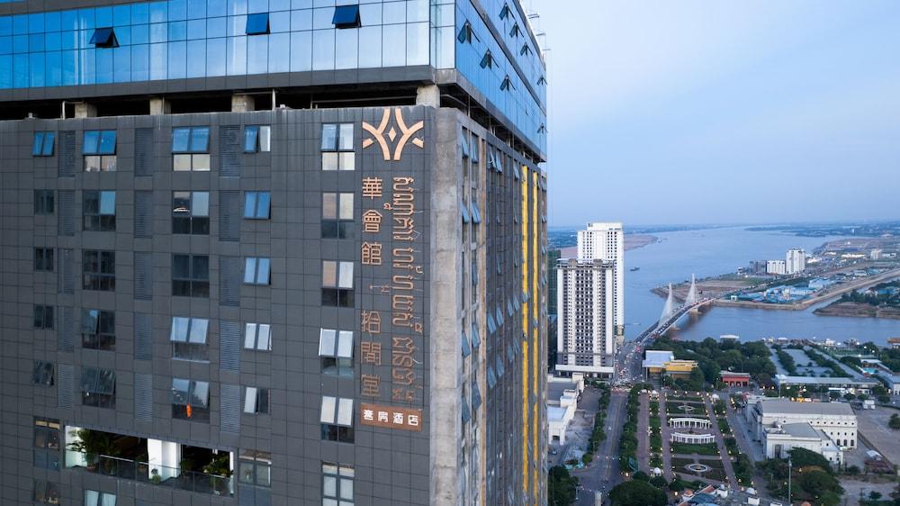 هوا كلوب سبيس بيلونج تو تايم