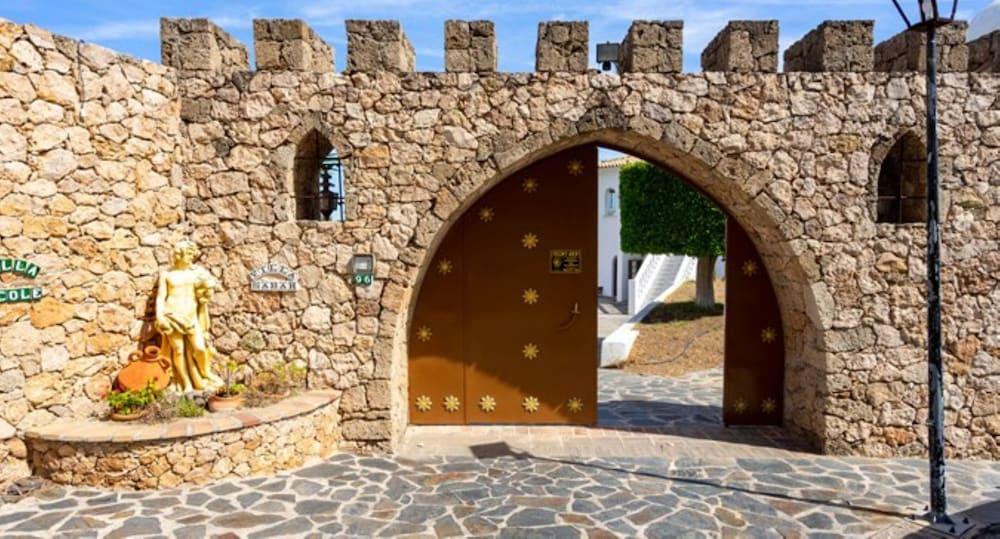 فيلا - 4 بدرومز ويذ بول، ويفي آند سي فيوز - 107886 المنطقة الخارجية