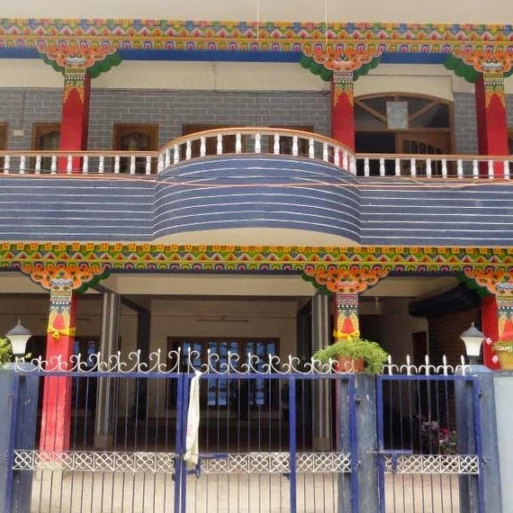 Hotel Samdup Khang