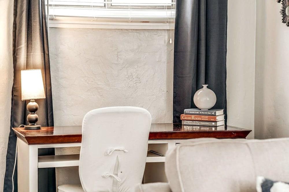 شيني آند كومفرتابل أوكلاند هاوس 3 كار دريفواي غرفة