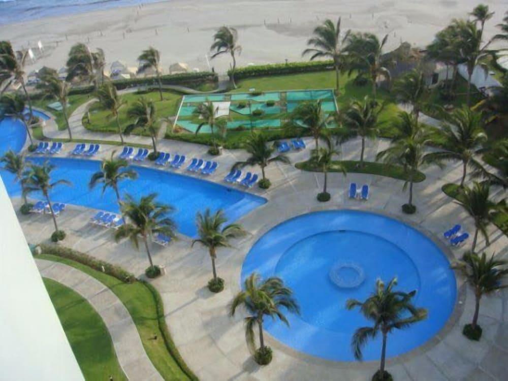 Tikal PB Outdoor Pool