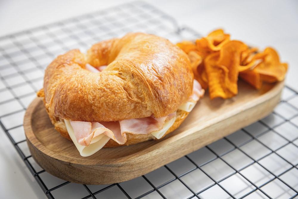 ماجيك مومنت ريزورت آند كيدز كلوب، دازلر سيليكت باي ويندام منطقة الاستقبال