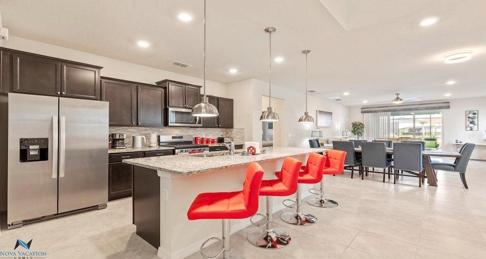 Modern 7BR Solterra Resort Family Villa w Pool SPA Room