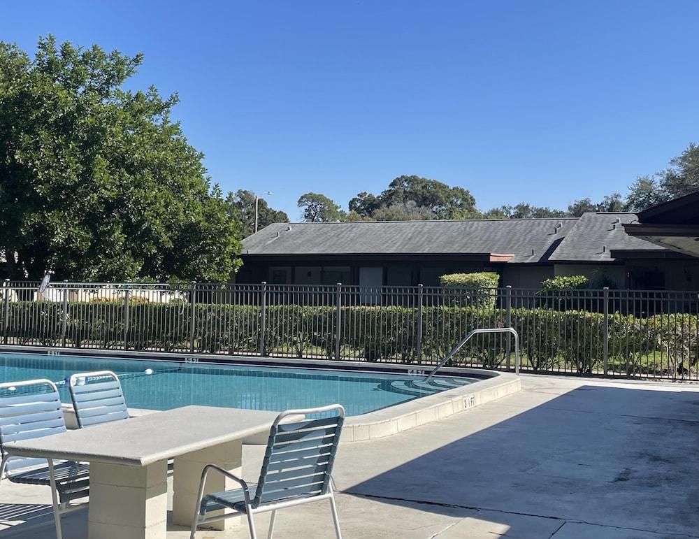 إيست باي كوندن نمر 151 ٕيه زحليقة مائية