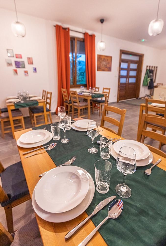 بي آند بي رين سيرينيتي بليتفيس ليكس داخلي