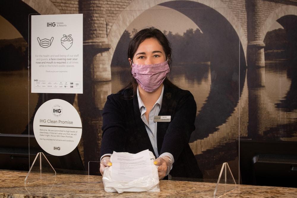 ستاي بريدج سويتس بافالو أمهيرس ا باي آيتش جي منطقة الاستقبال