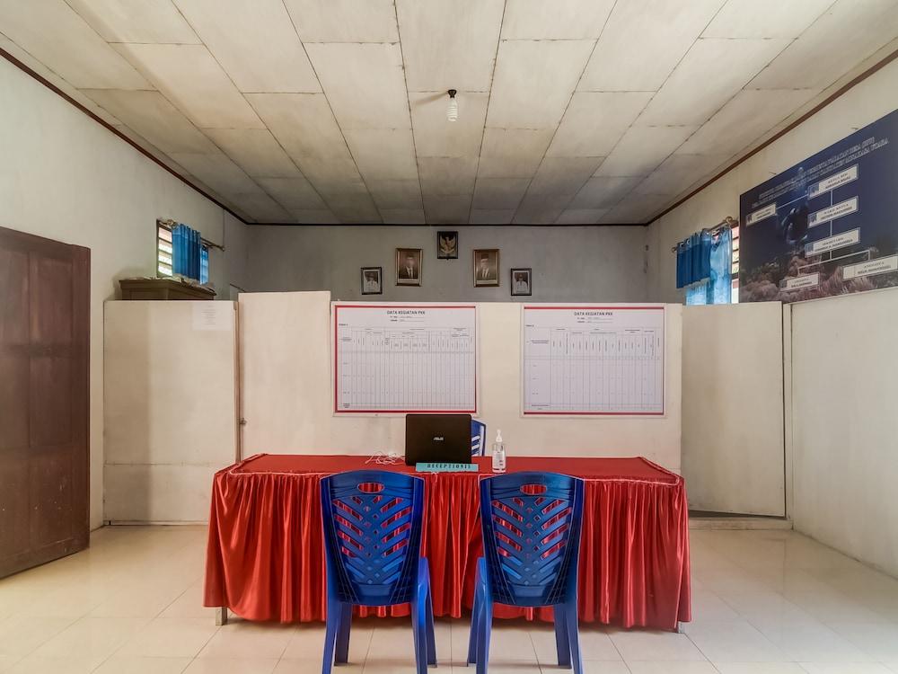 أو واي أو هومس 91148 هومستاي ديسا ويساتا باهوي نير إيكويساتا مانغروف ديسا باهوي منطقة الاستقبال