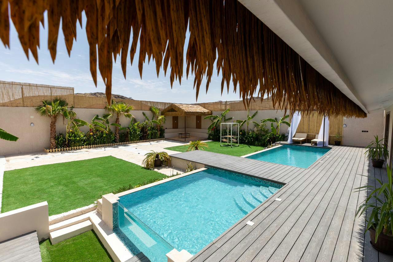 Elegant Chalet with Comfortable and Simple Furniture| 4756 Featured Image