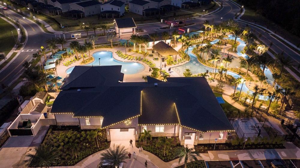 Marvelous 4Bd With Pool at Storey Lake Resort 2601 Room