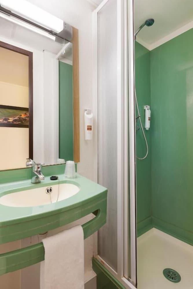 إنزو هوتلز شالون أن تشامباني حمام