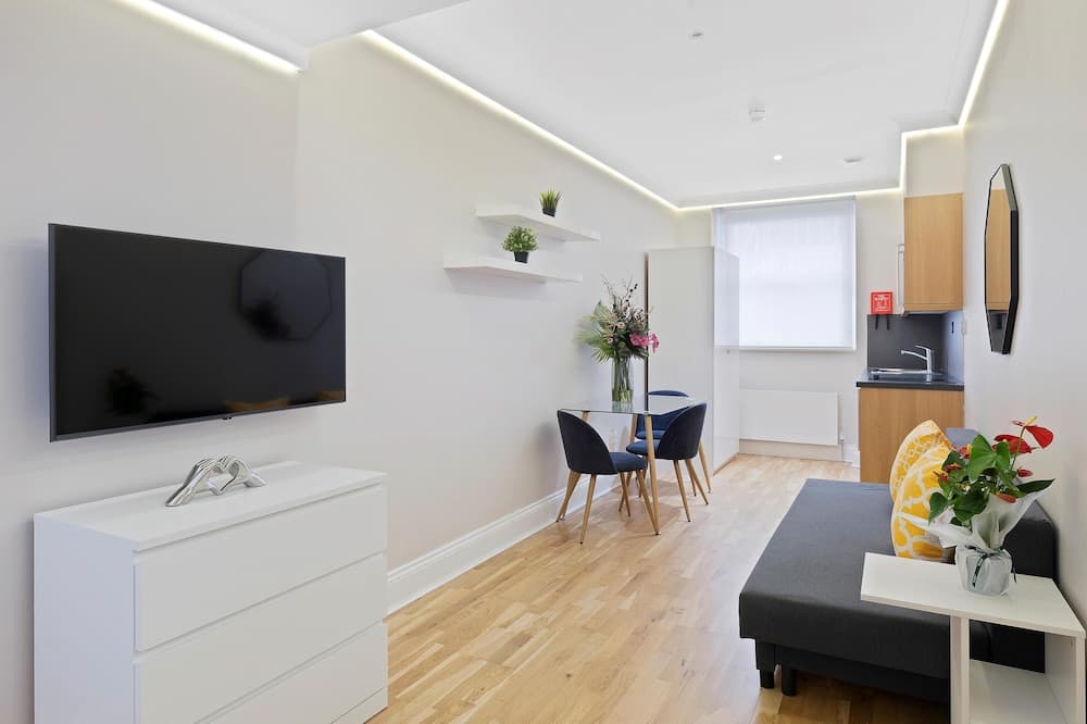 Cleveland Residences Russell Square Room