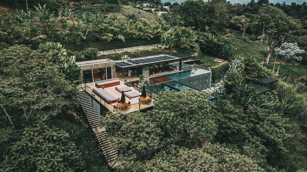 بيو ابيتات هوتل، أكين سول كوليكشن المنطقة الخارجية