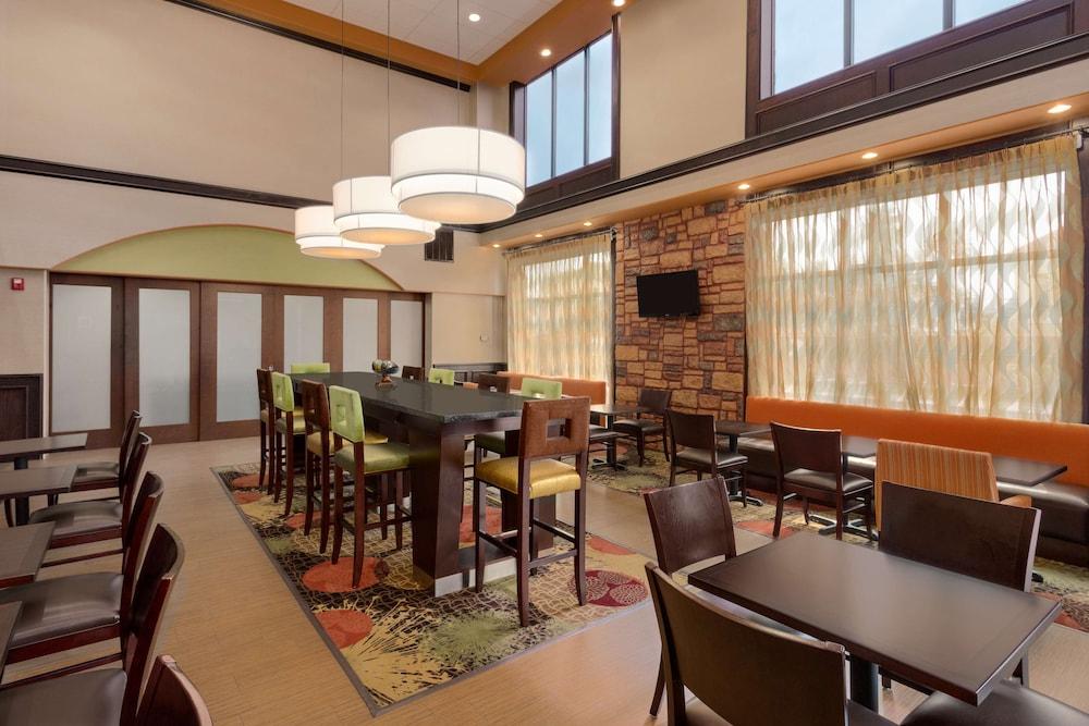 Hampton Inn & Suites Pharr