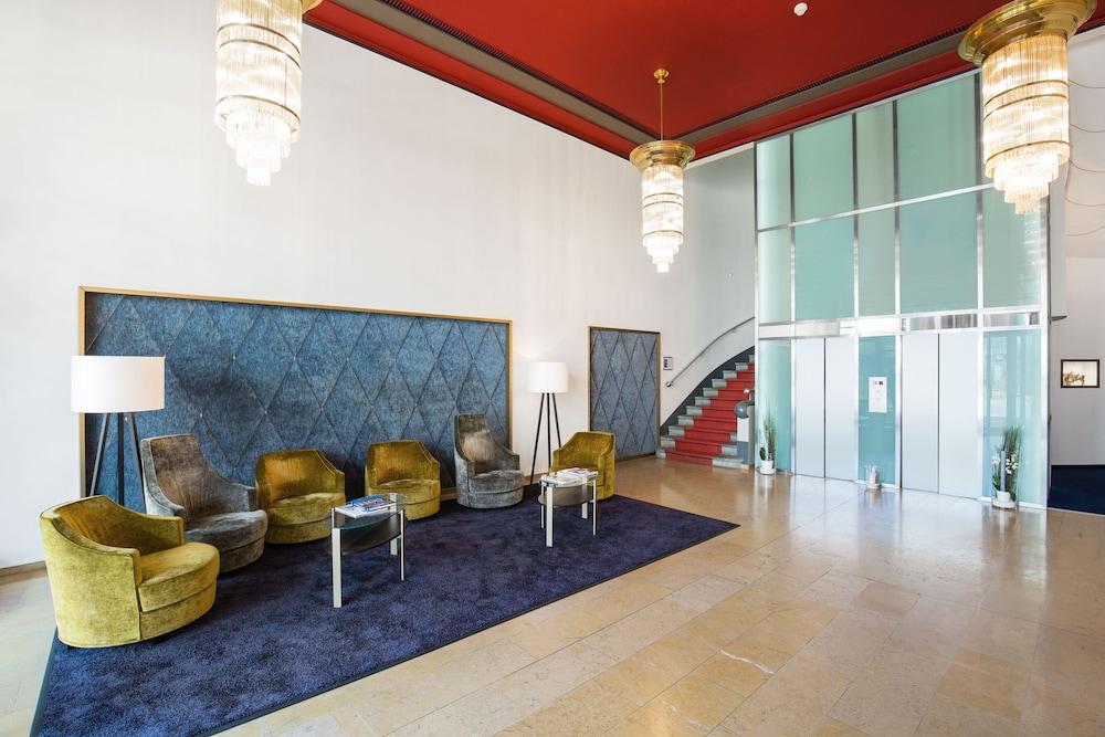 GLANDON Rooms Elite Lobby