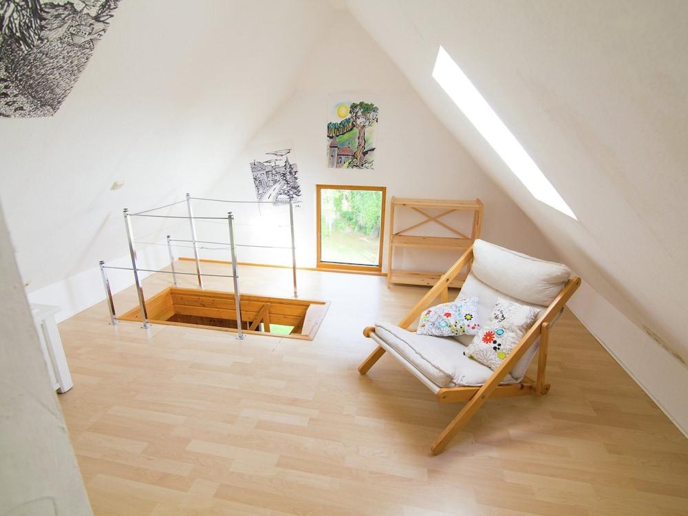 جيراوميجز فيرينهاوس إن هيسين ميت جارتين داخلي