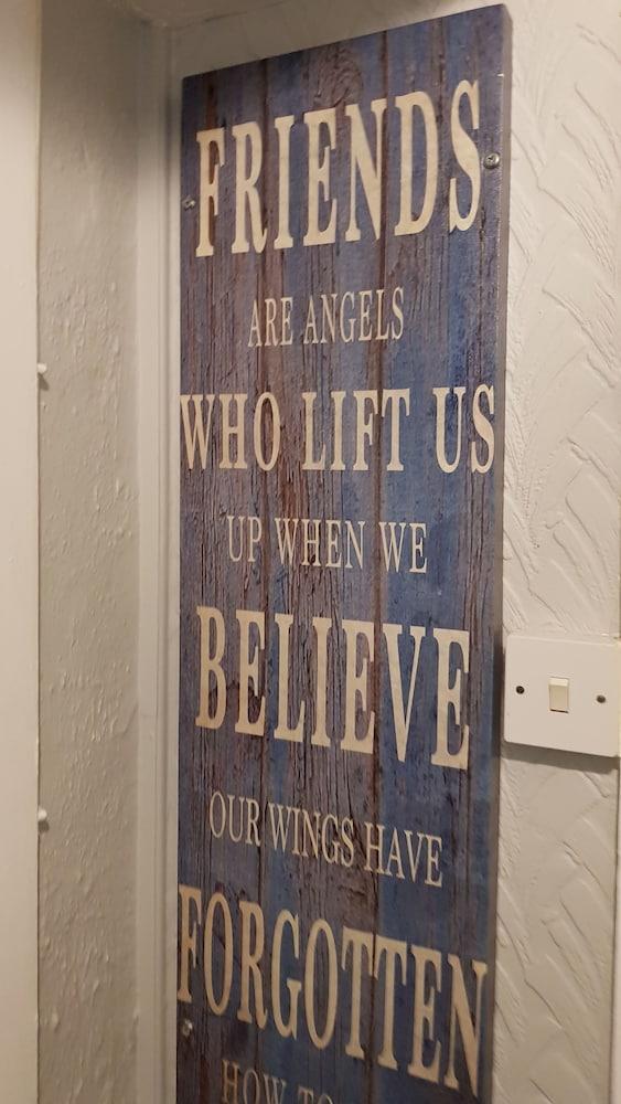 إمبيكابل 2 بدد أبارتمنت إن بلاكبول تفاصيل الفندق من الداخل