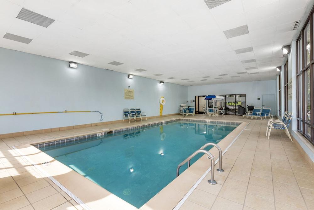 كومفرت إن، كليف لاند ساوث - ريتشفيلد زحليقة مائية