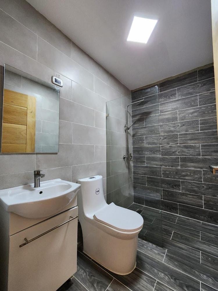 اي إش بيليدج باي خوان دوليو حمام