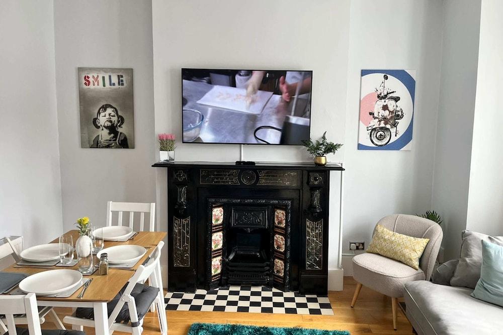 Clapham Art Apartment Interior