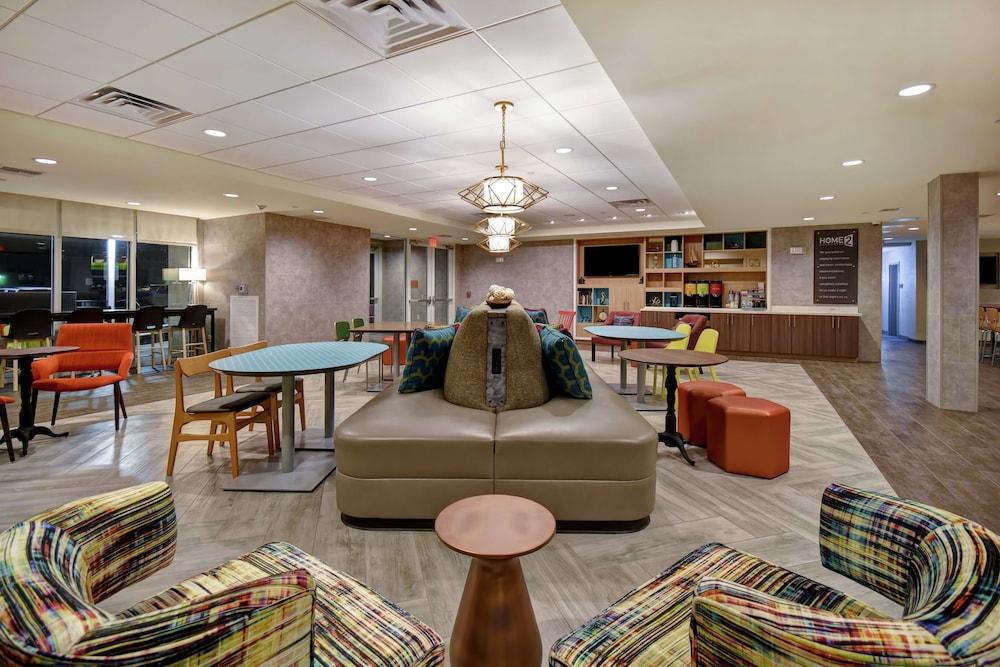 هوم 2 سويتس باي هيلتون هارفي نيو أورليانز ويست بانك الردهة