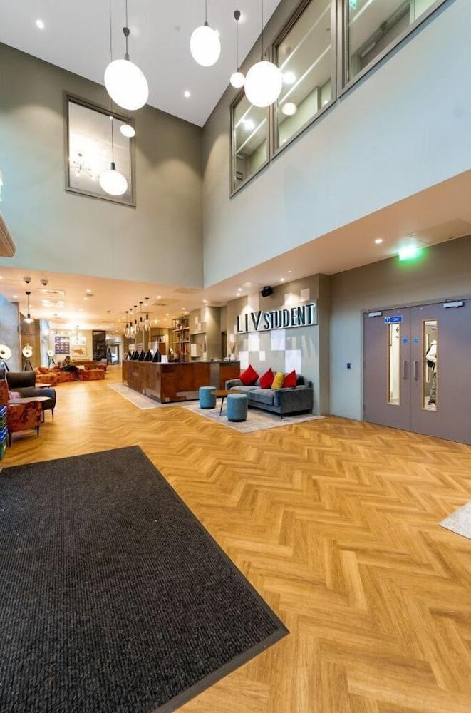 سنترال بلفاست أبارتمنتس + ستودينت أكوموديشن الردهة