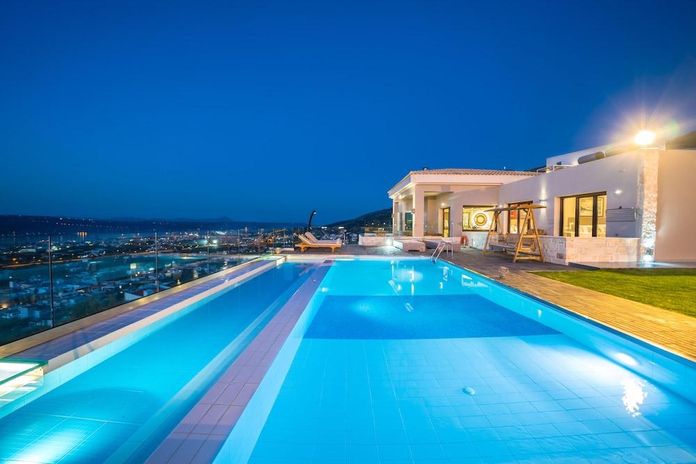 Villa Kedria with a panoramic ocean view