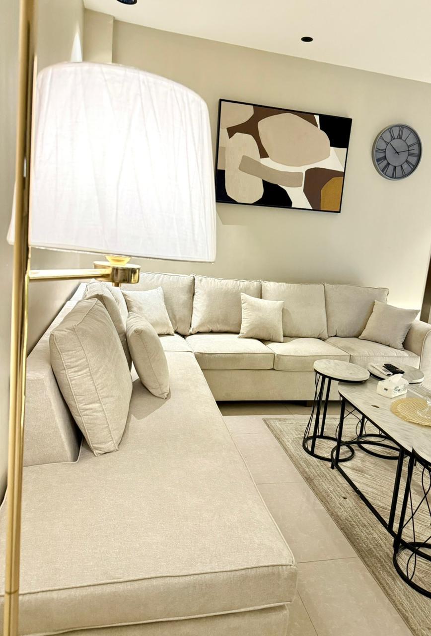 Elegant Apartment with Self Check-in | 5679 Living Area